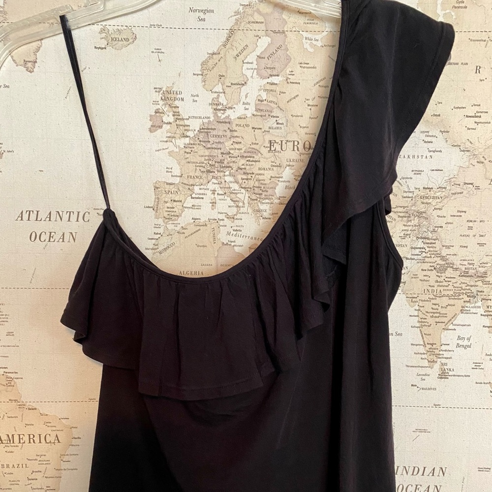 BCBG one shoulder Top